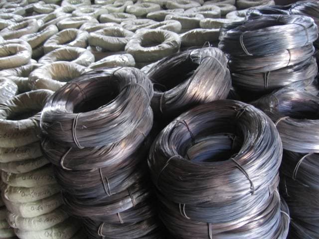Binding wire bundles used for RCC tying