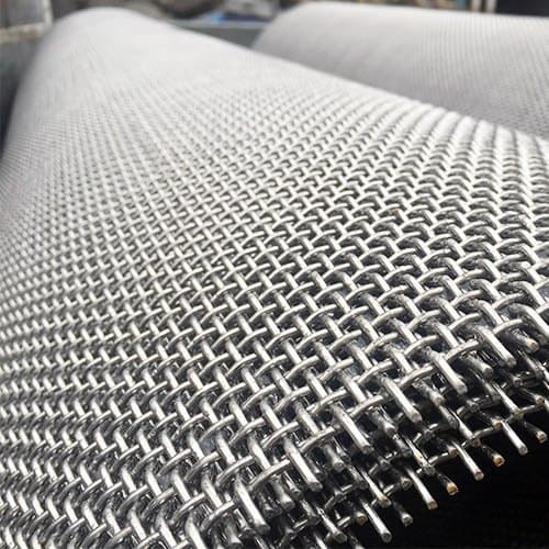 Crimp wiremesh — crimped wire mesh with square openings, supplied in rolls