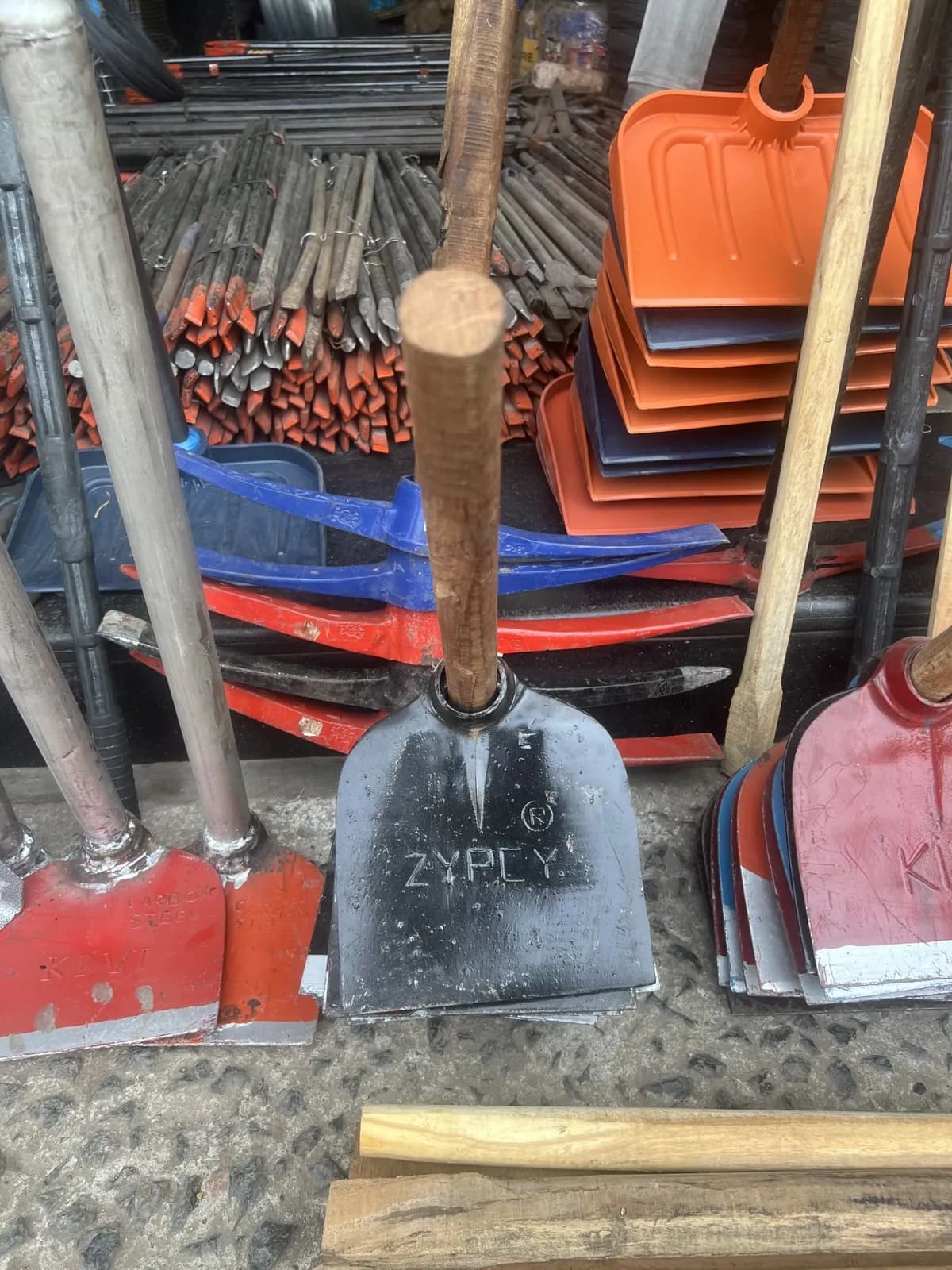 Shovel (faurdha) with handle — carbon steel shovel, ready to use, view 3